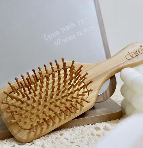 MAGICAL BAMBOO COMB